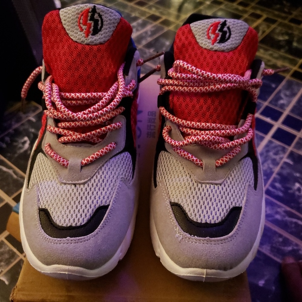 OFF MARKET SNEAKERS